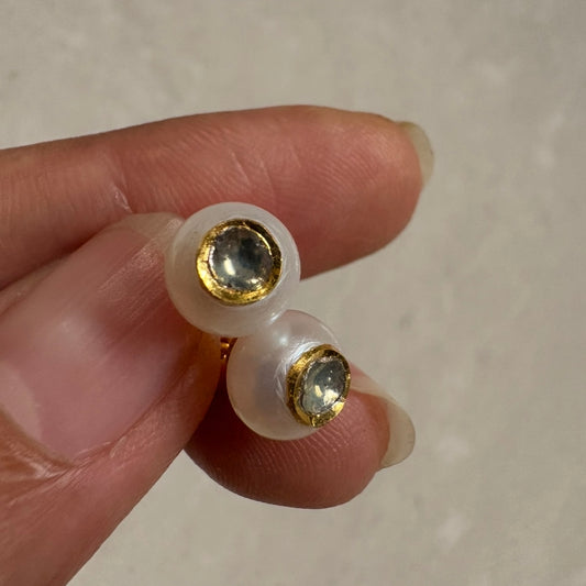 Minima Stud Earrings - 24 carat gold, 925 Silver