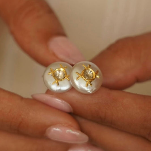 Zubeida Stud Earrings - 24 carat gold, 925 Silver